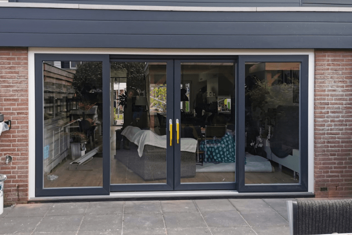 Schuifpui met gevelbekleding