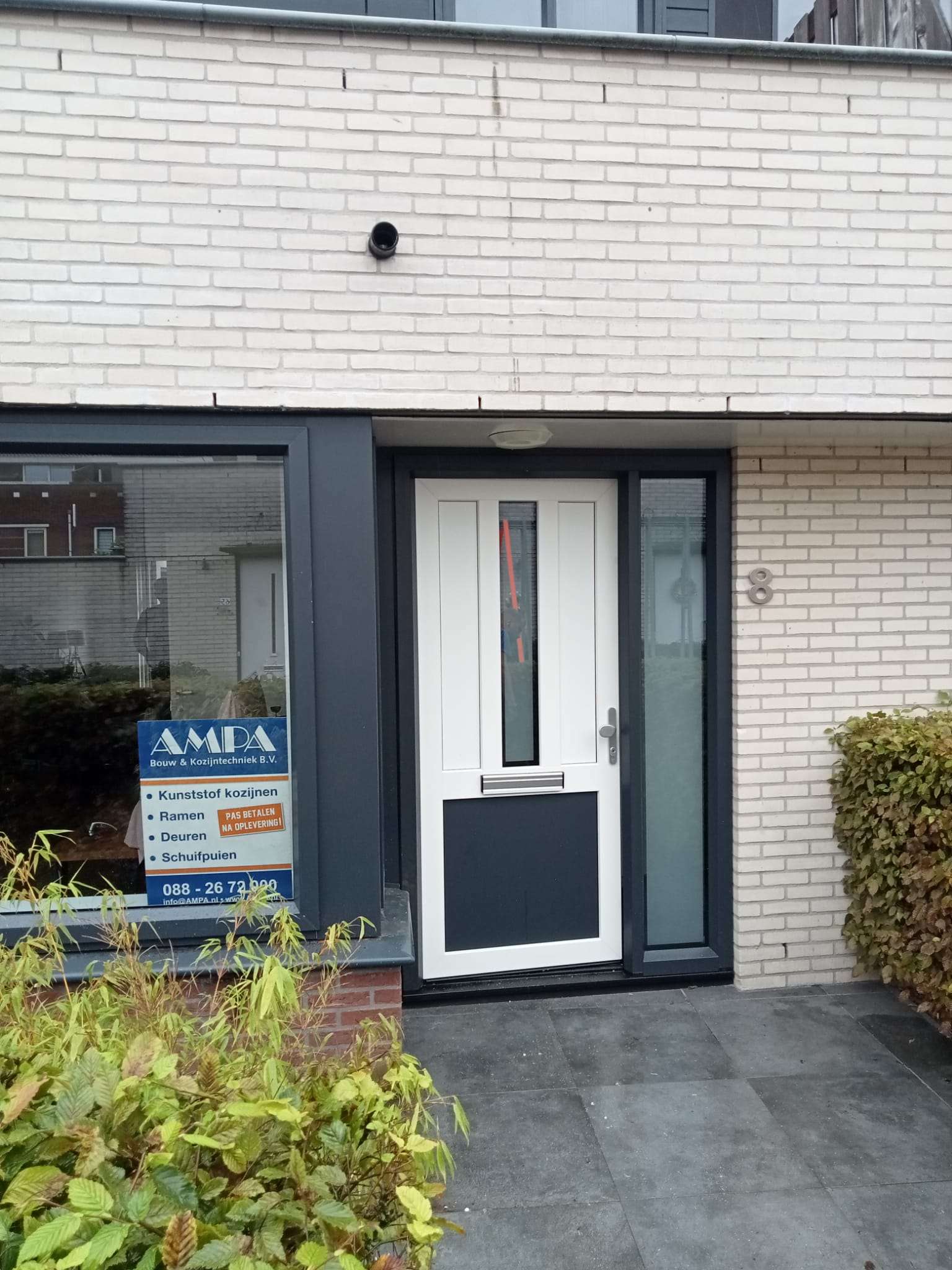 Harderwijk kunststof deur twee kleuren wit en grijs