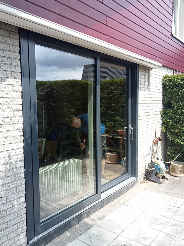 Schuifpui antraciet Kunststof AMPA in Lelystad