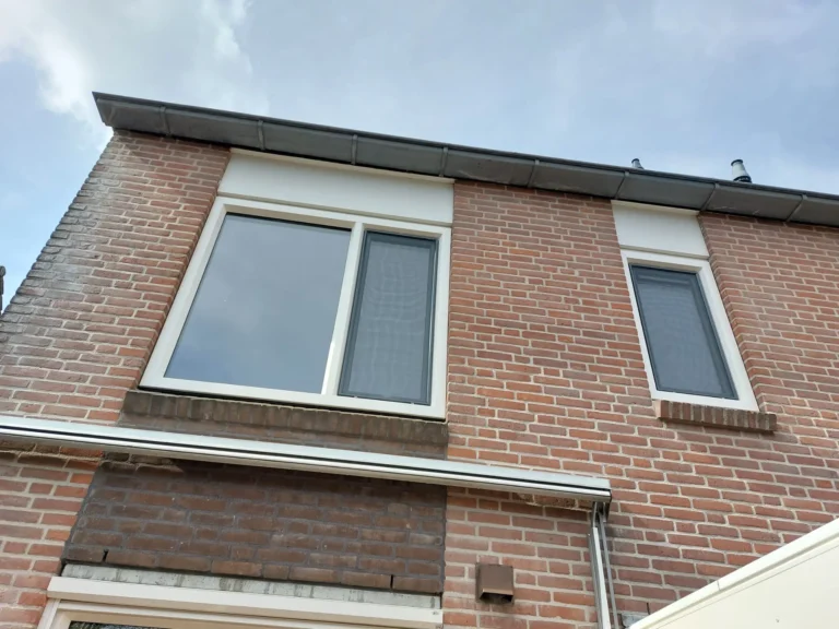 Witte kunststof kozijnen met antraciete draaidelen - Wijk bij duurstede - AMPA Kunststof kozijnen
