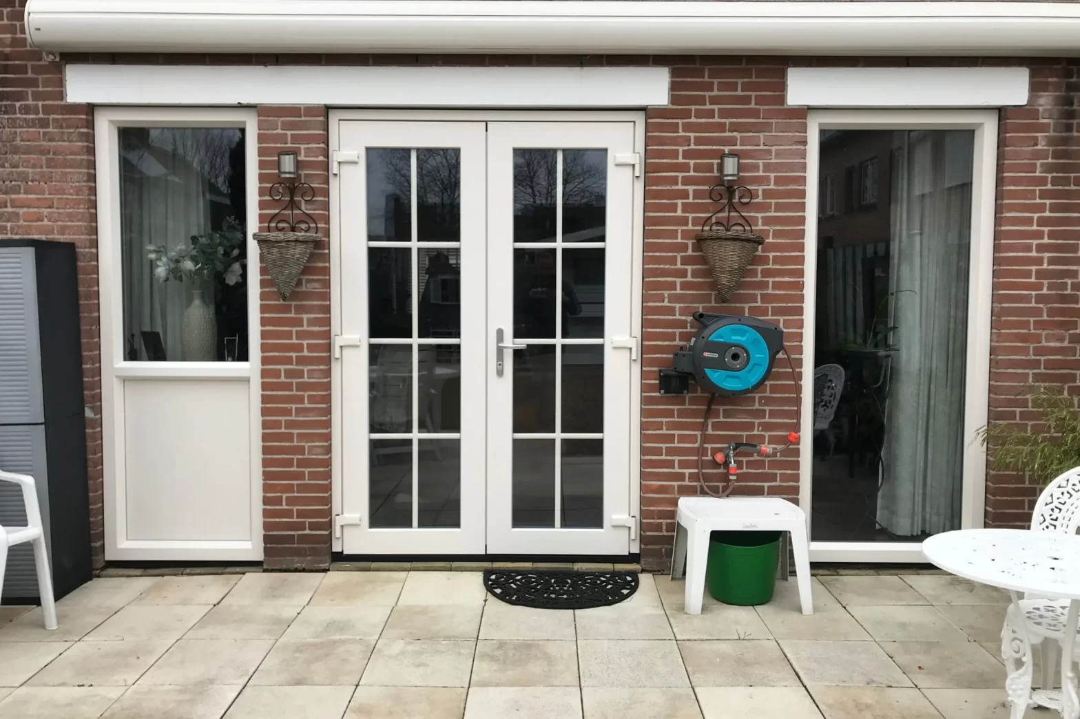 Witte kunststof tuindeuren